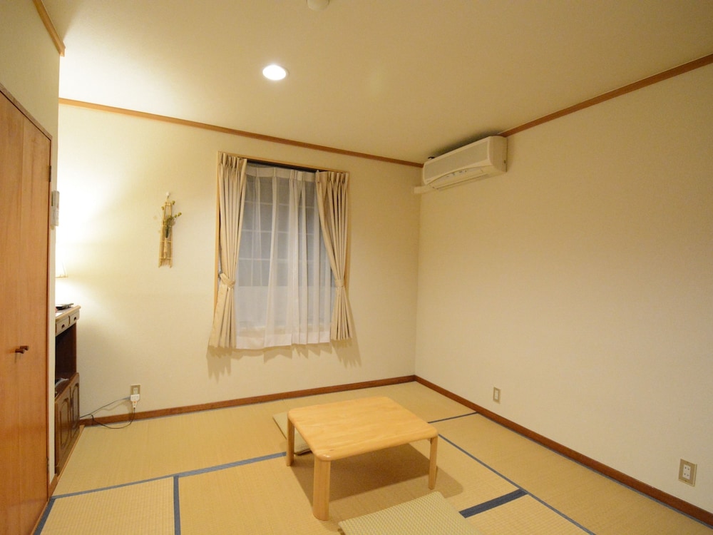 Pension Avenue 35/35