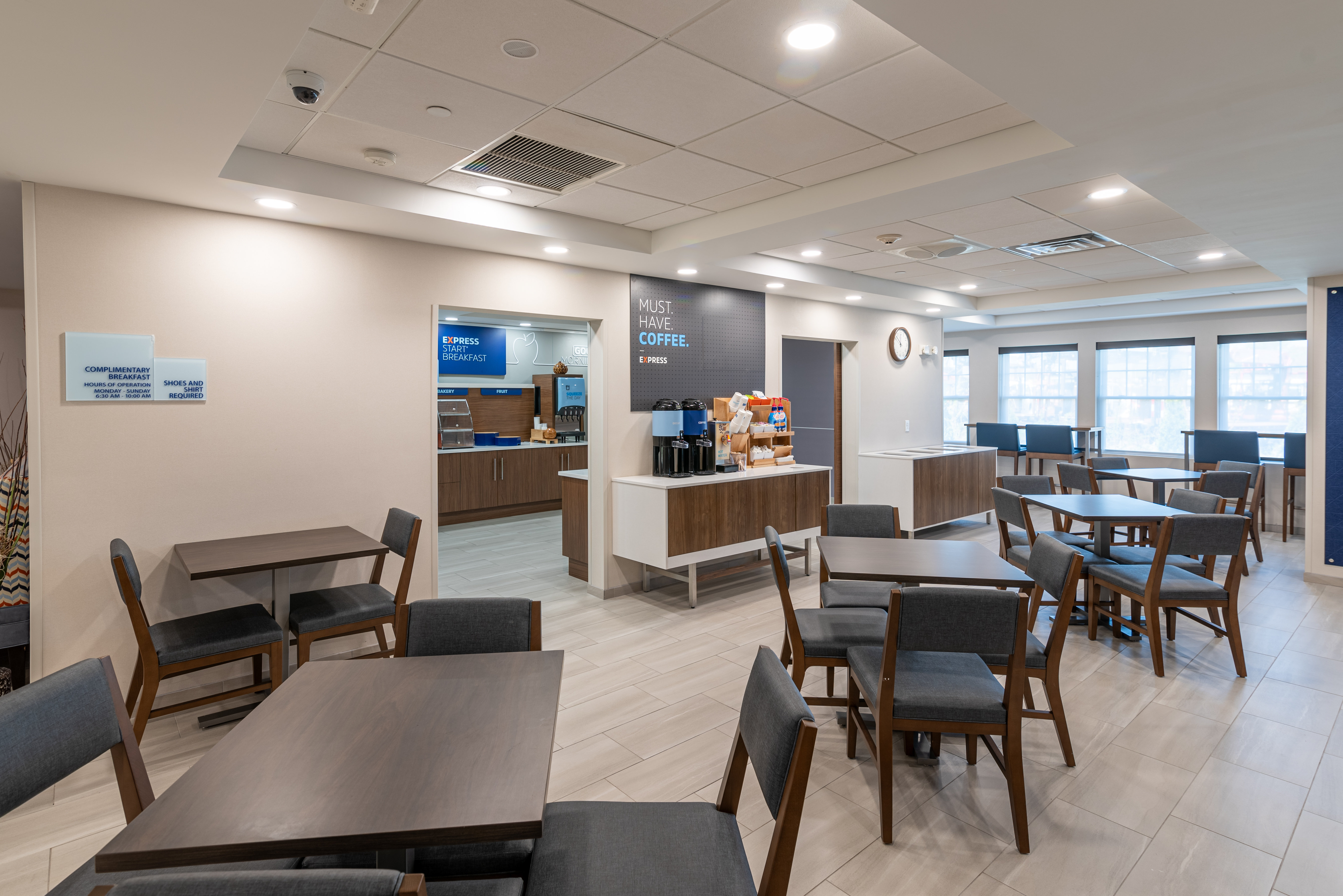Holiday Inn Express Hotel Suites Hampton South Seabrook 60/78