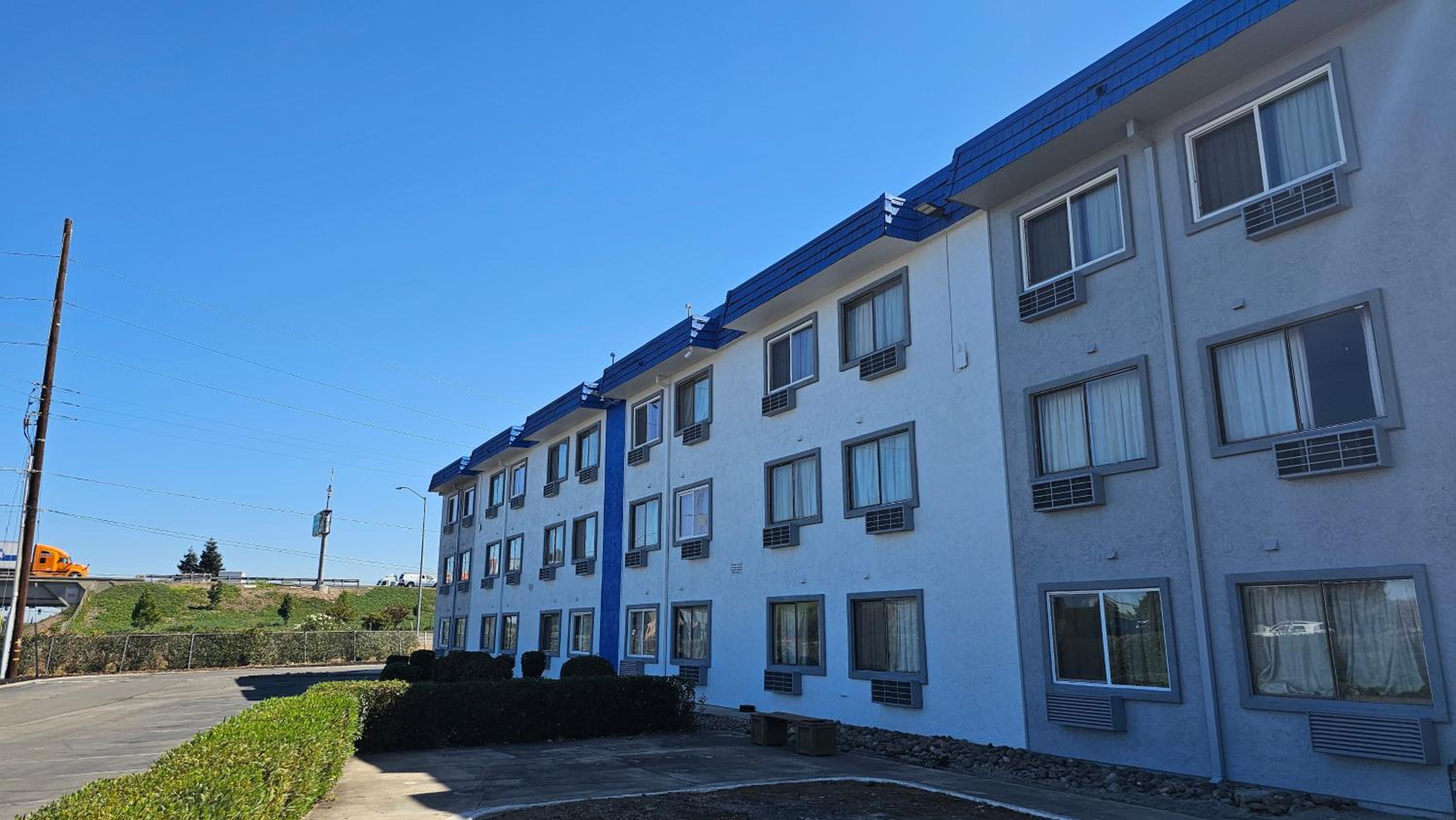 MetroParc 'nSuites 4/22