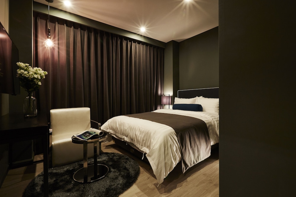URBAN ISLAND HOTEL 17/28