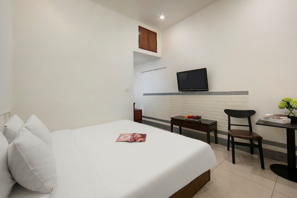 Bonjour Hanoi Hotel 11/27