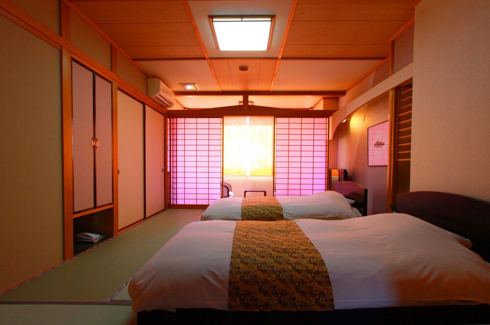 AWA Nishi-Izu 2/36