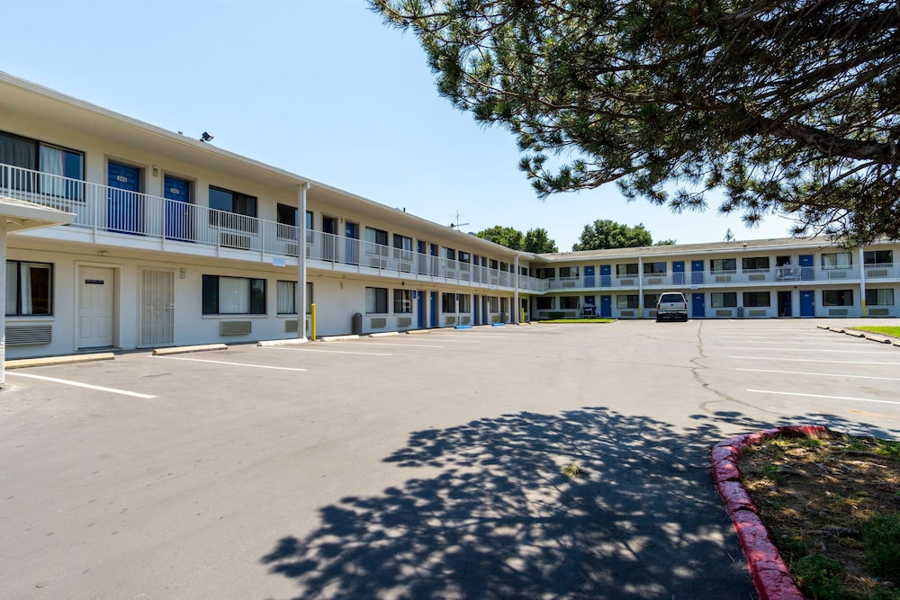 Motel6 Redding, CA - Central 7/47