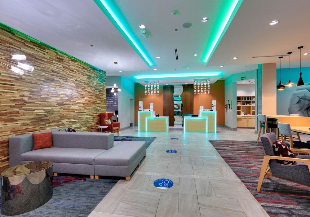 La Quinta Inn & Suites By Wyndham Lakeway 31/44