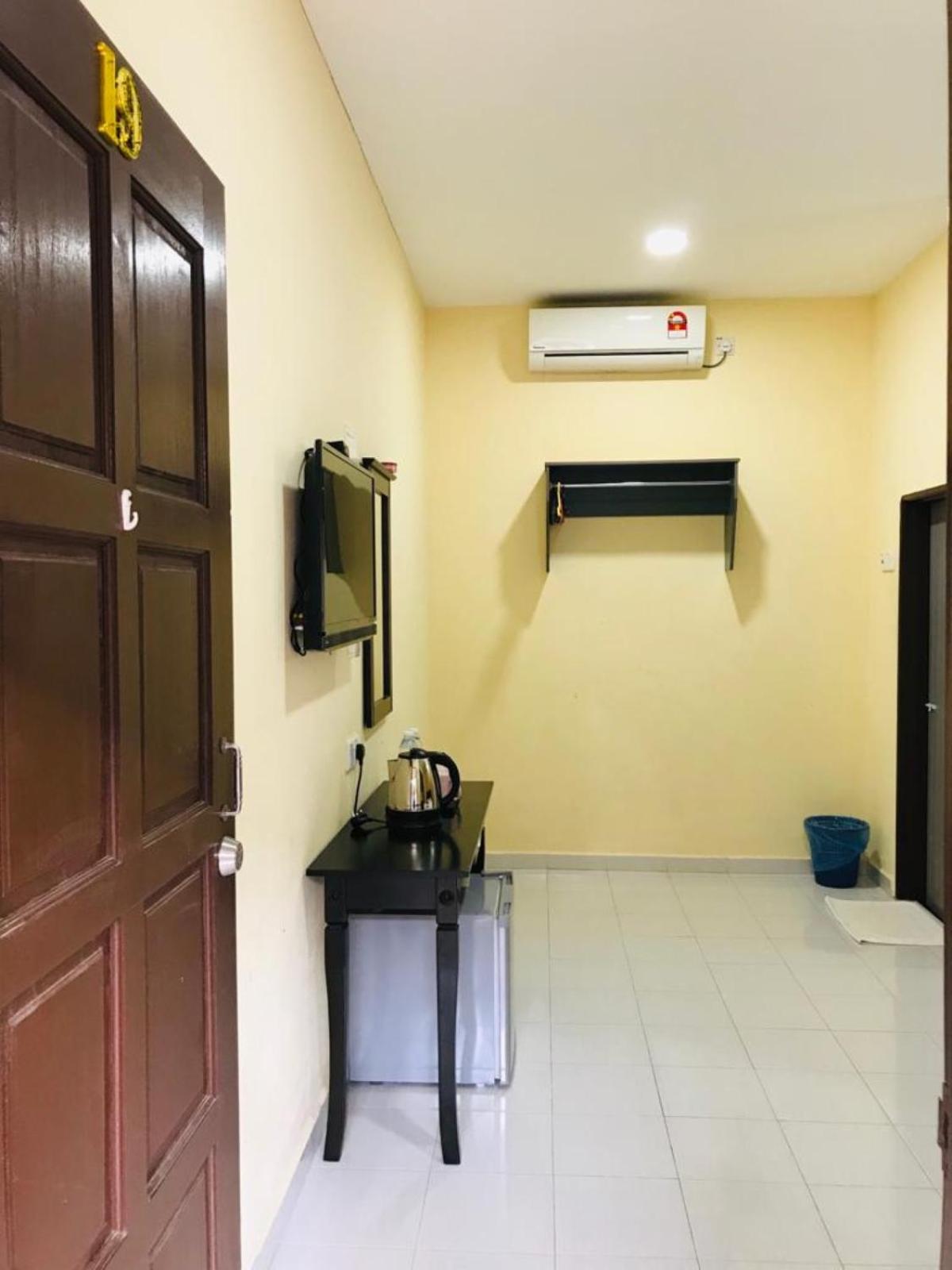 Dhania Motel 41/41