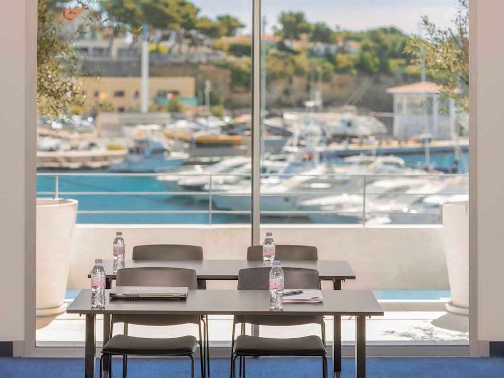 Bleu Hotel & Spa by Germain Collection 57/70