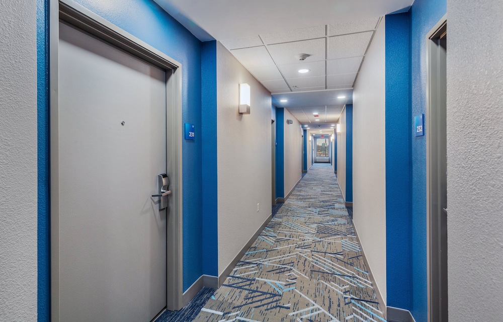 Holiday Inn Express New Albany 27/59