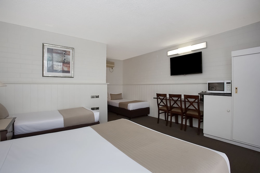 Comfort Inn On Raglan 17/39