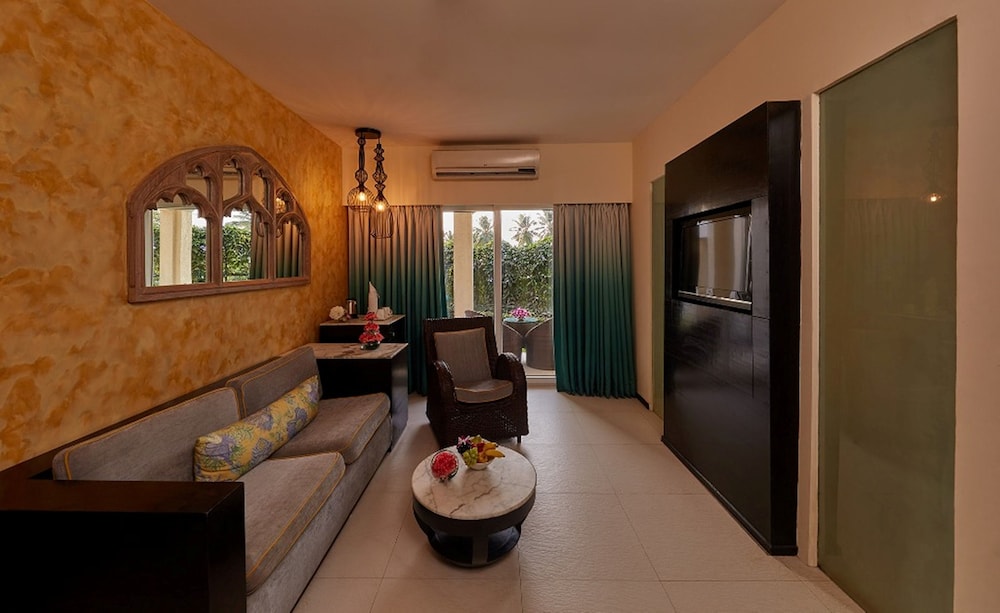 Royal Orchid Beach Resort & Spa, Goa 36/67