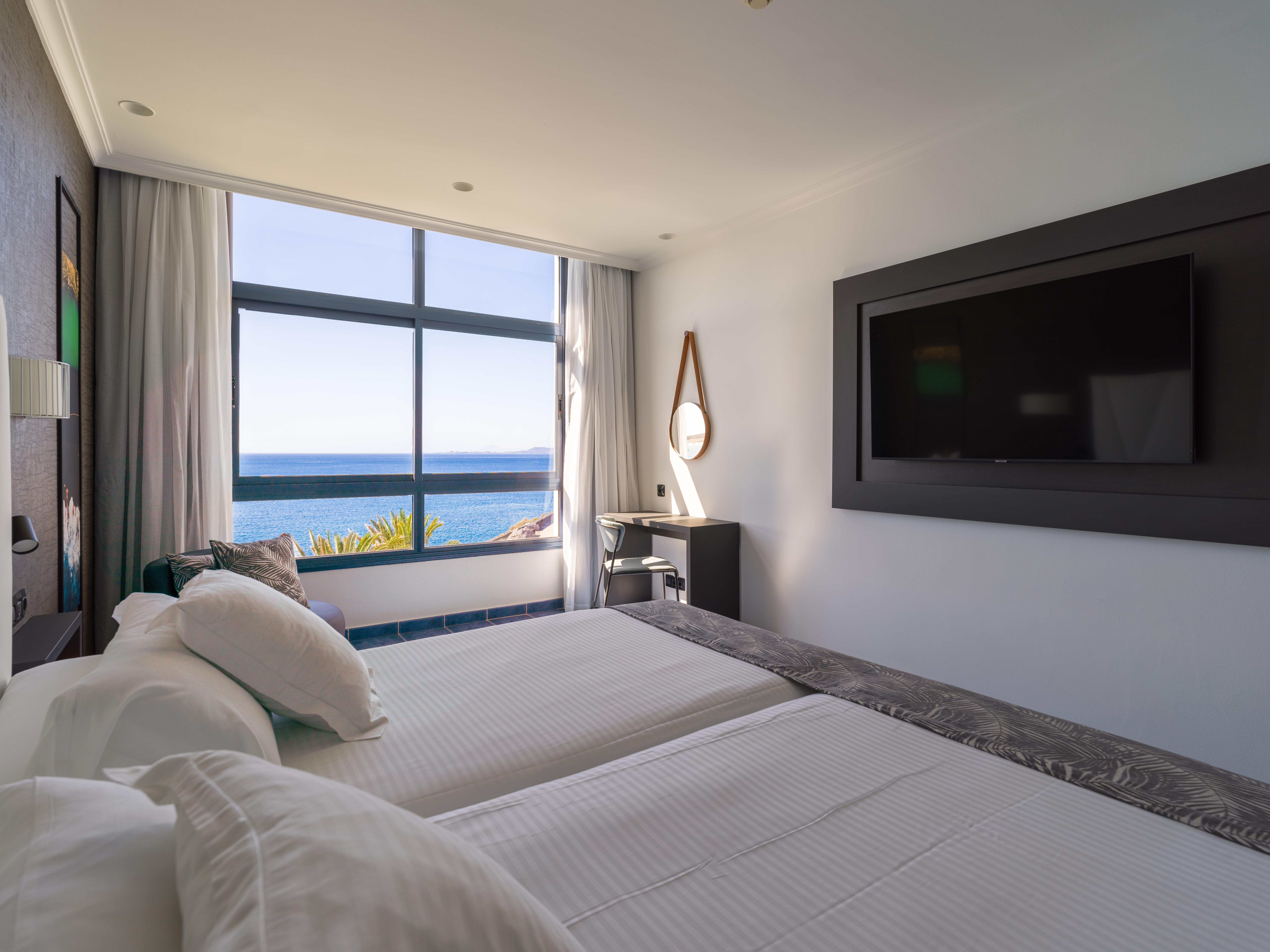Frontal Sea View Junior Suite with Balcony or Terrace (1+1)