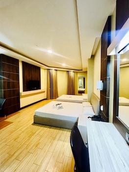 Fiesta, King Bed, No Window