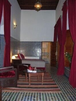 Riad Au 20 Jasmins 34/49