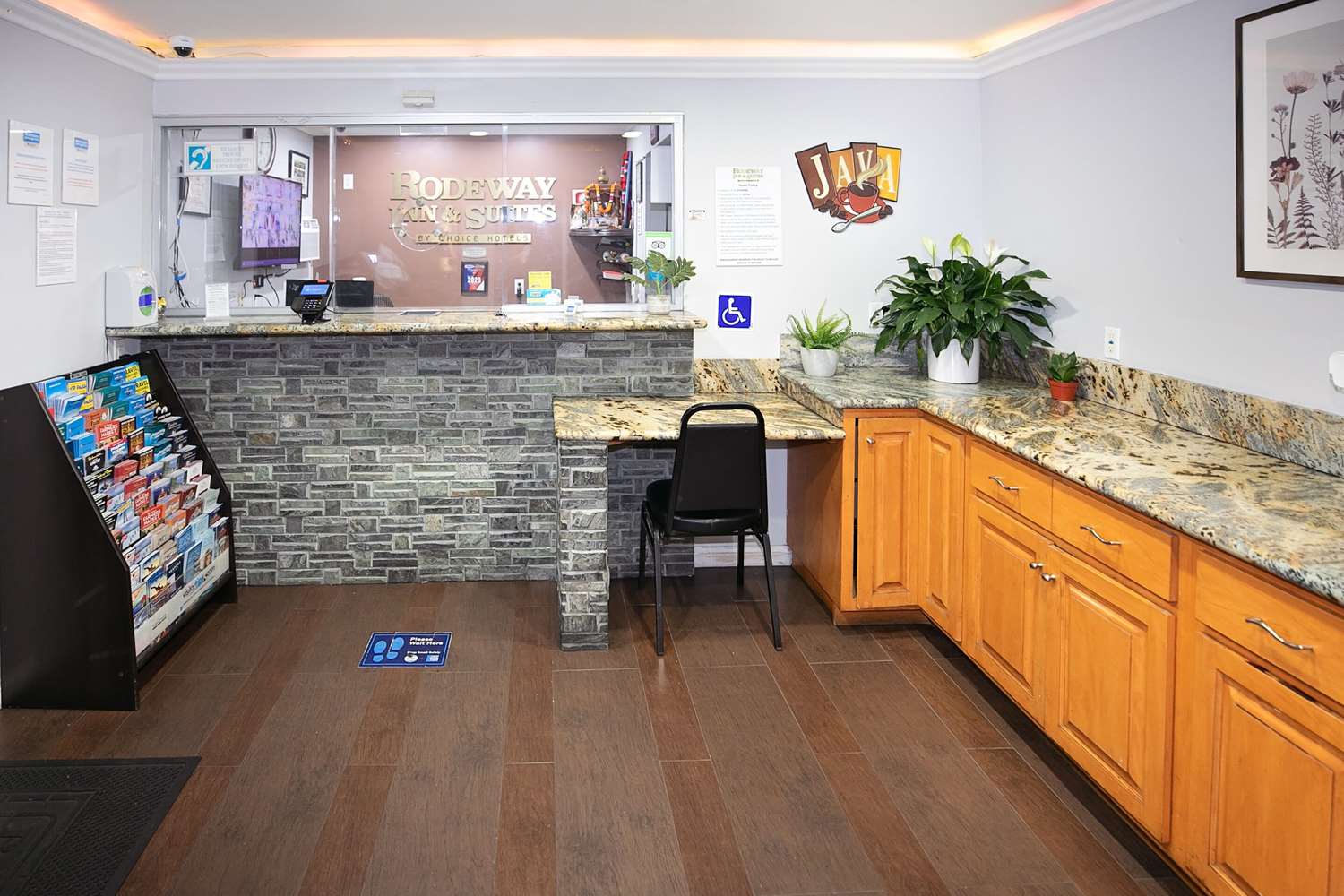 Rodeway Inn & Suites Bellflower 4/33