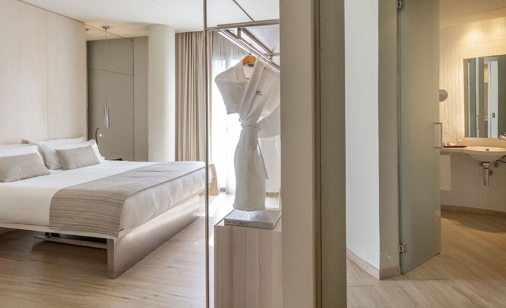Cram Hotel 27/72