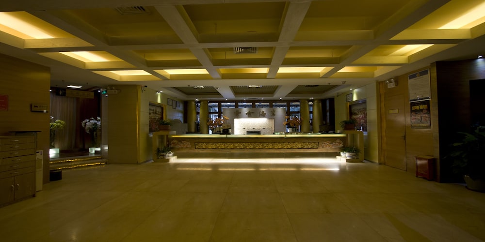 Kaili Hotel 12/68