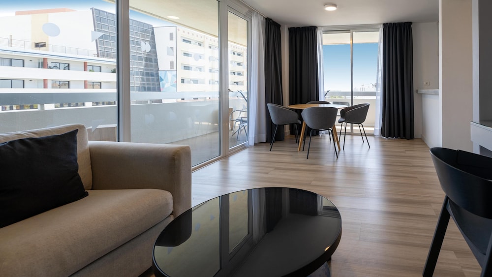 Coral Suites & Spa - Adults Only 48/64