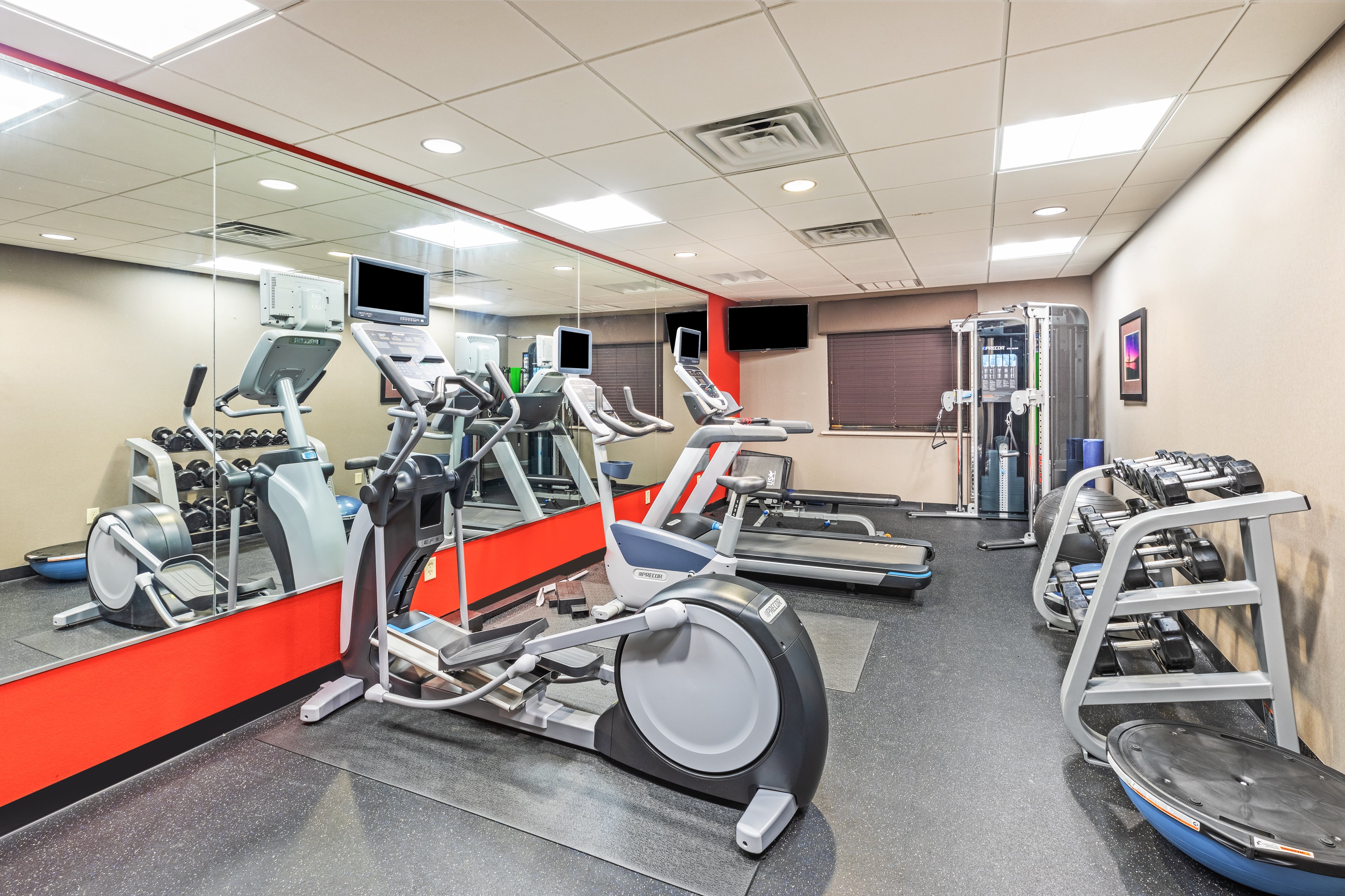 Holiday Inn Express Suites Floresville 38/58