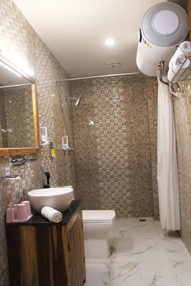 Hotel Khamsum 31/32