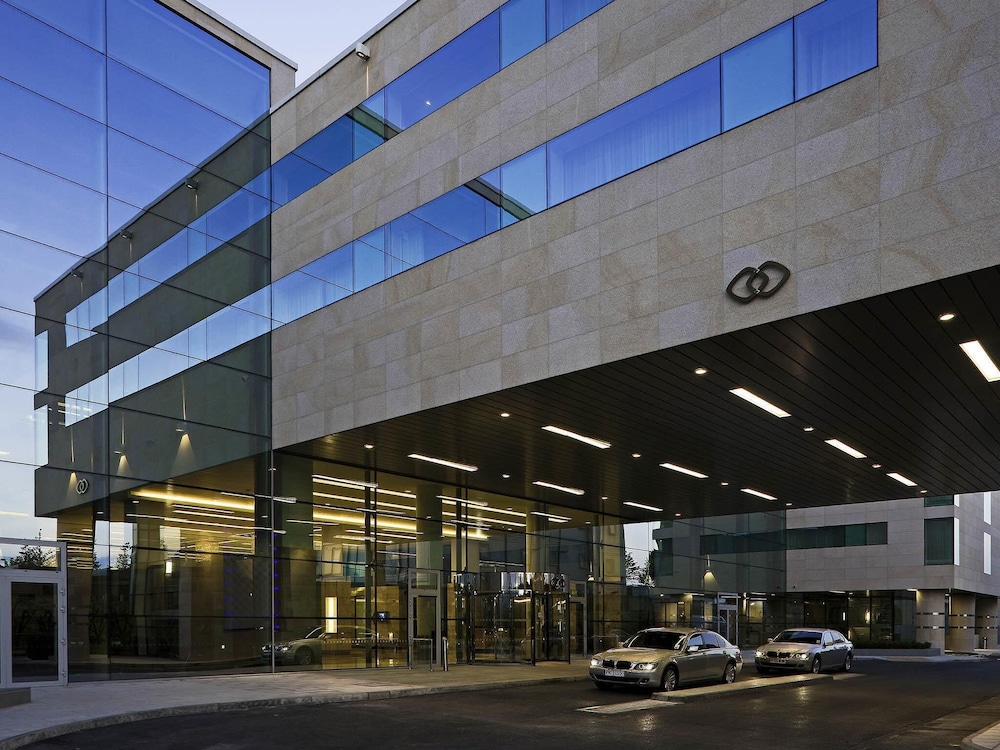Sofitel London Heathrow 45/50