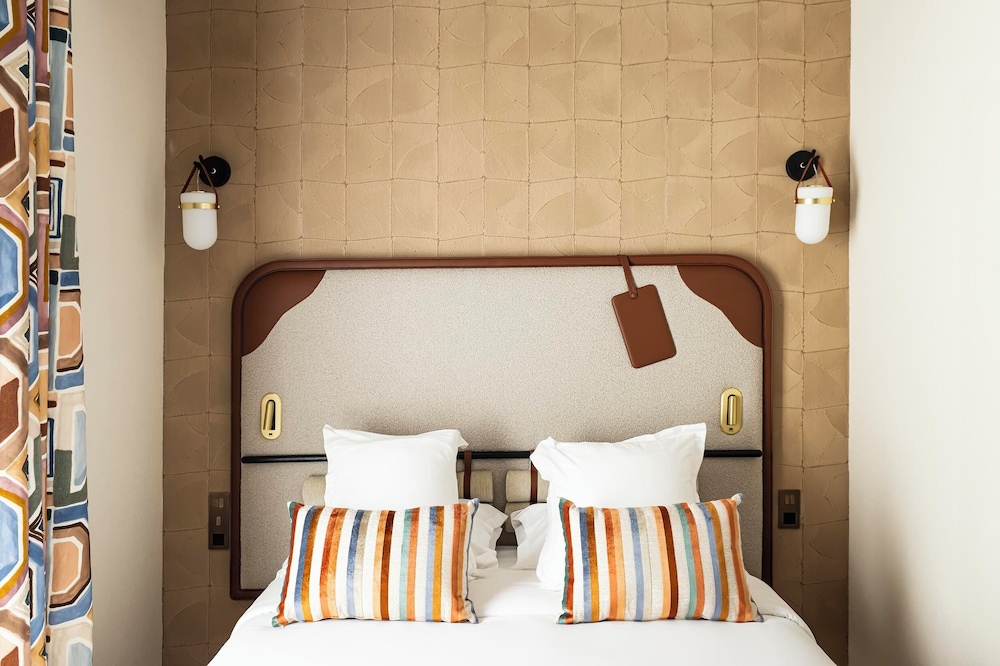 Hiro Hotel 50/52