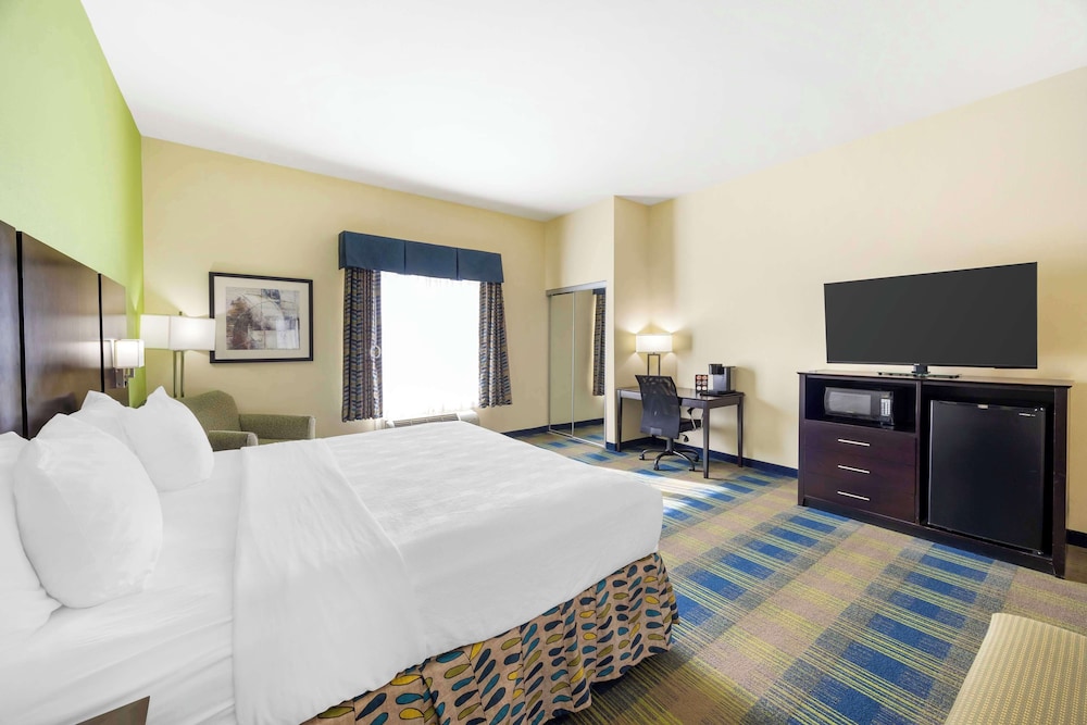 Standard, King Bed, Kitchenette