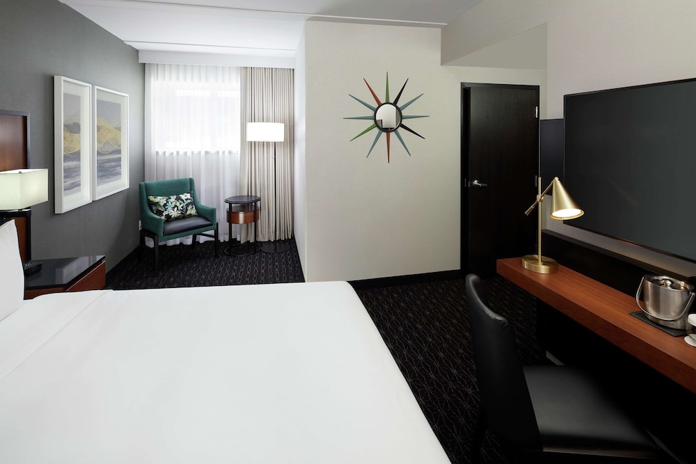 Doubletree by Hilton Montreal Airport 27/44