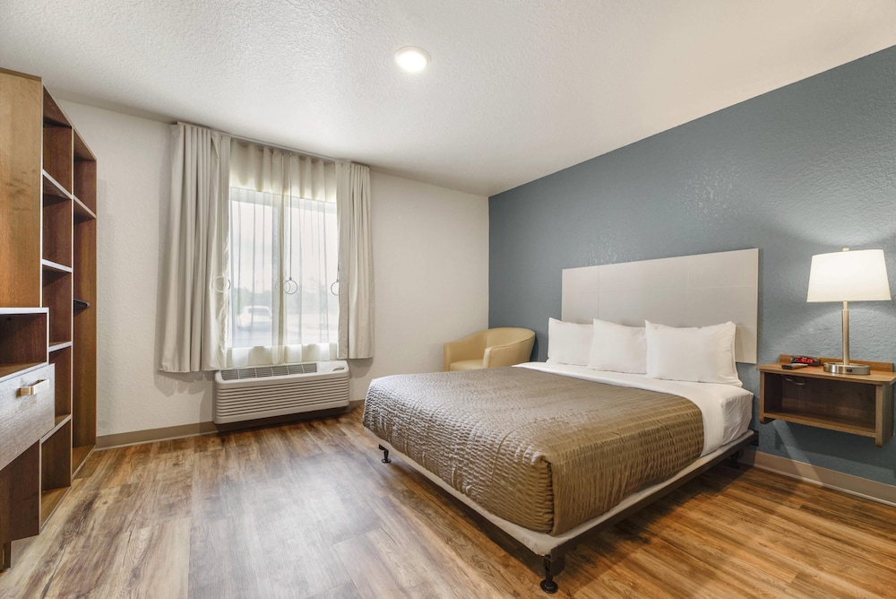 ROOM, QUEEN BED, BATHTUB, ACCESSIBLE