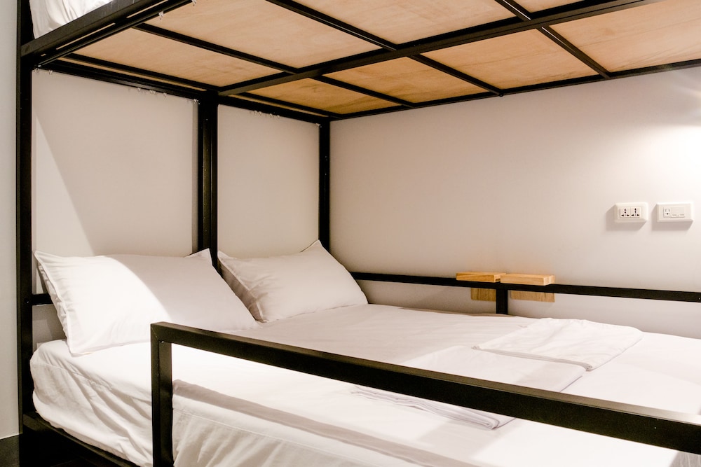 World Inn 6/34