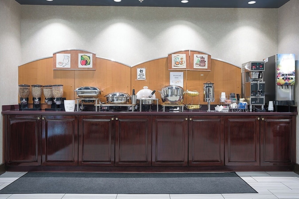 Evergreen Inn And Suites 49/59