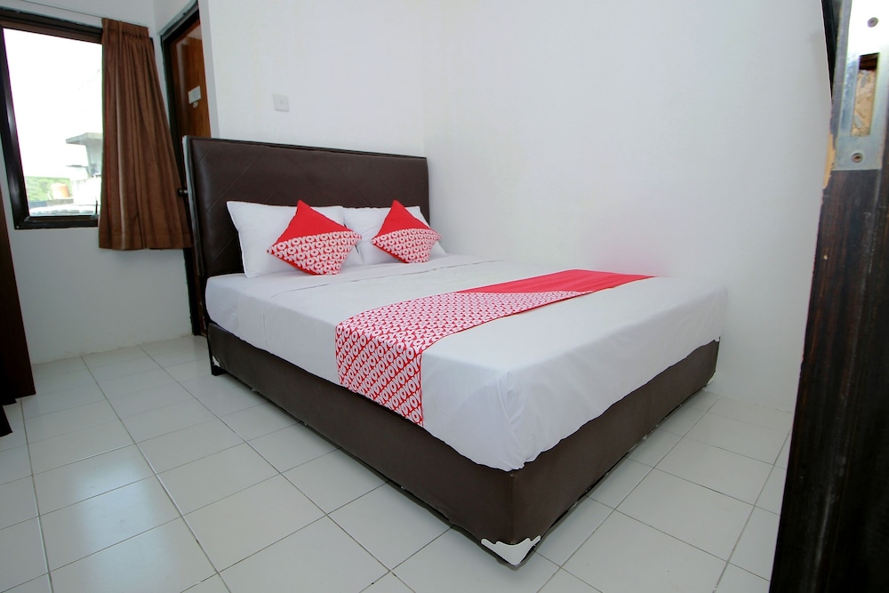OYO 1678 Jati Exclusive Homestay 12/45