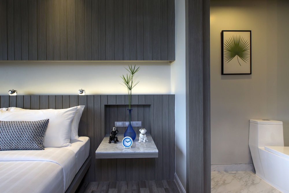 HOTEL IKON PHUKET 13/76