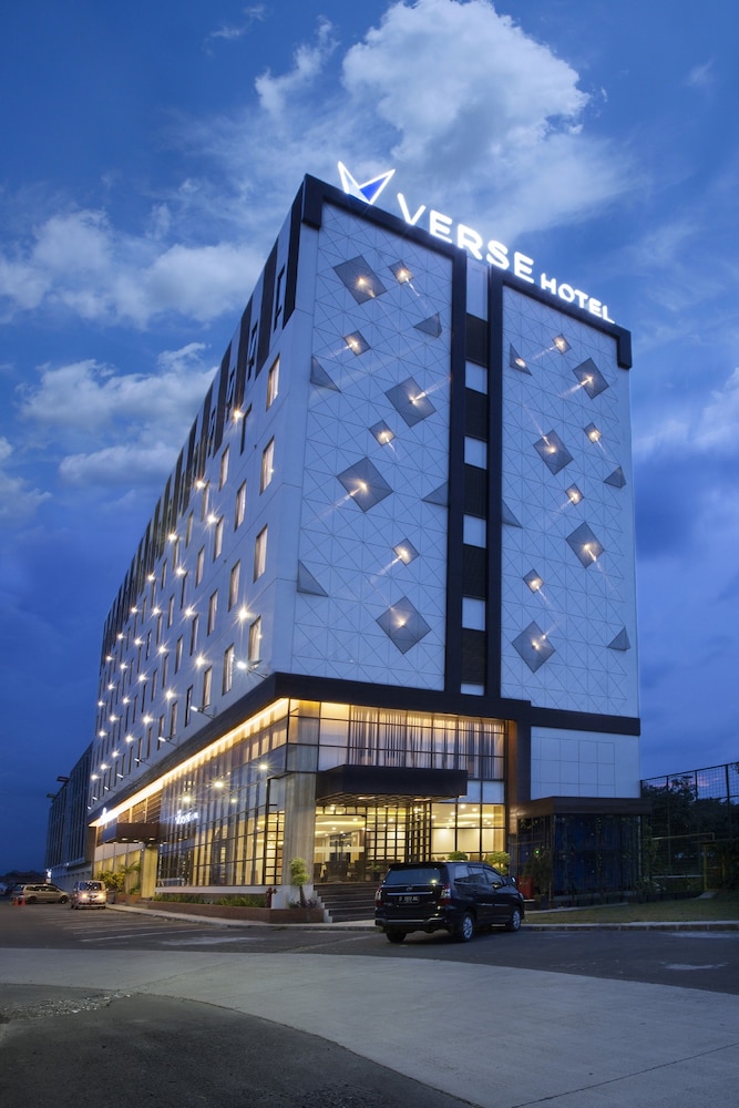 VERSE HOTEL CIREBON 3/72