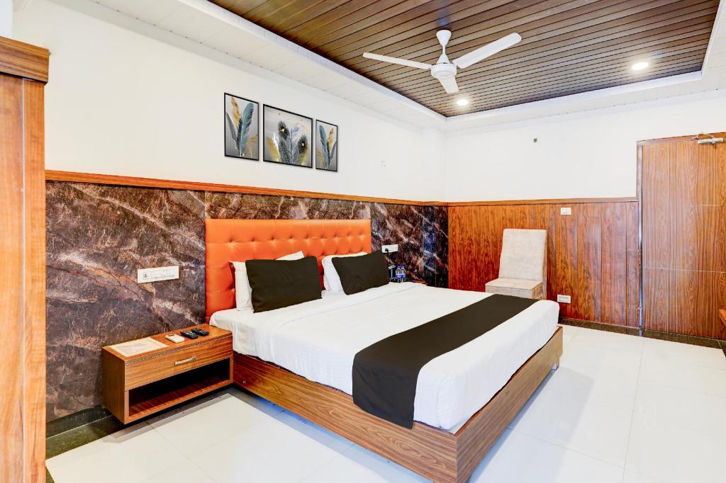Hotel Grand Orchid 18/38