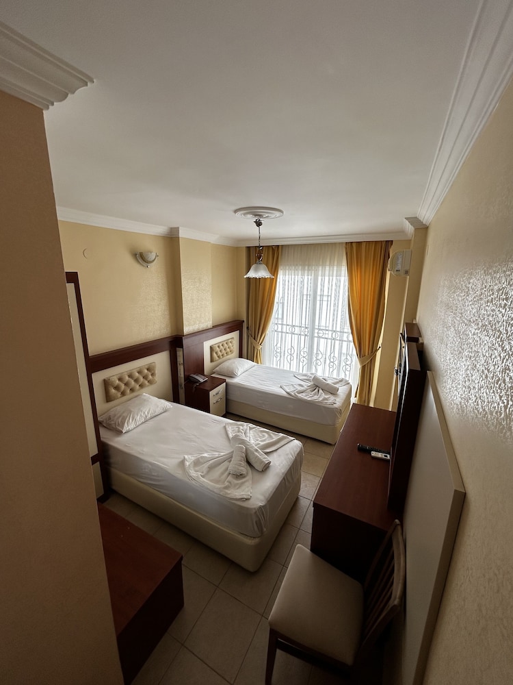Korykos Hotel 12/24