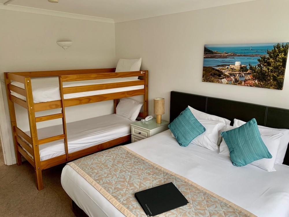 La Collinette Hotel 3/32
