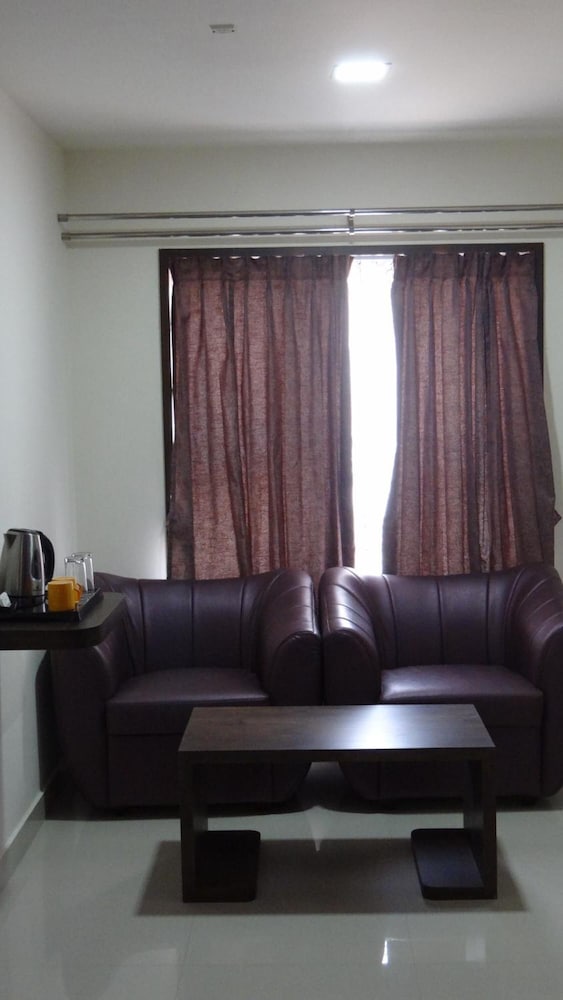 Arna Hotel 19/28