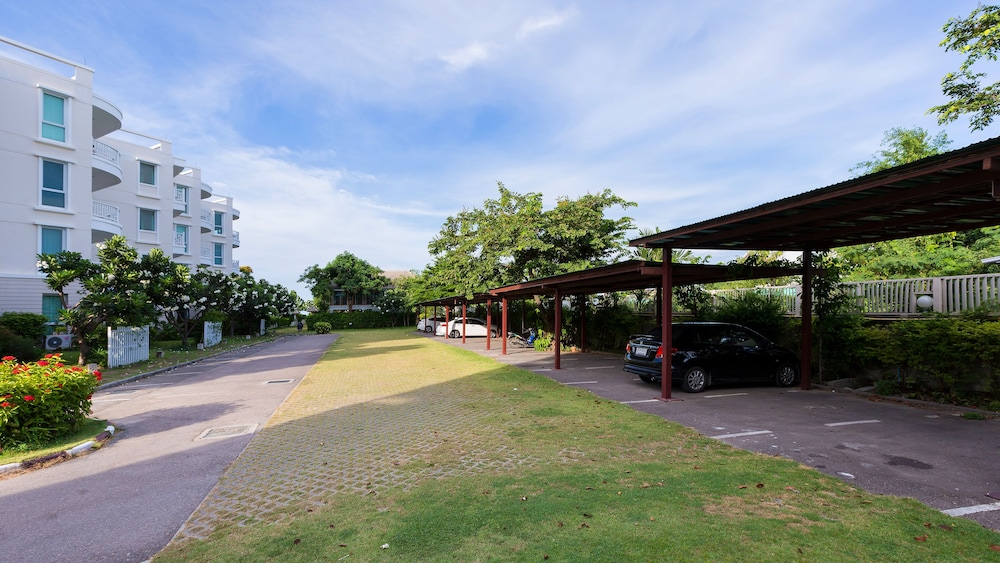 Baan Poolom Beachfront Condominium 38/50