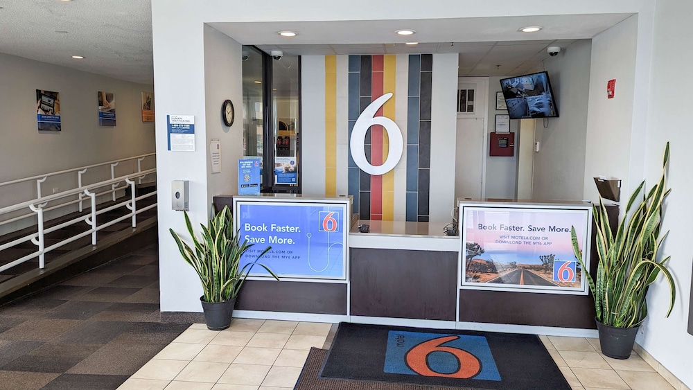 Motel6 Framingham, MA - Boston West 8/58