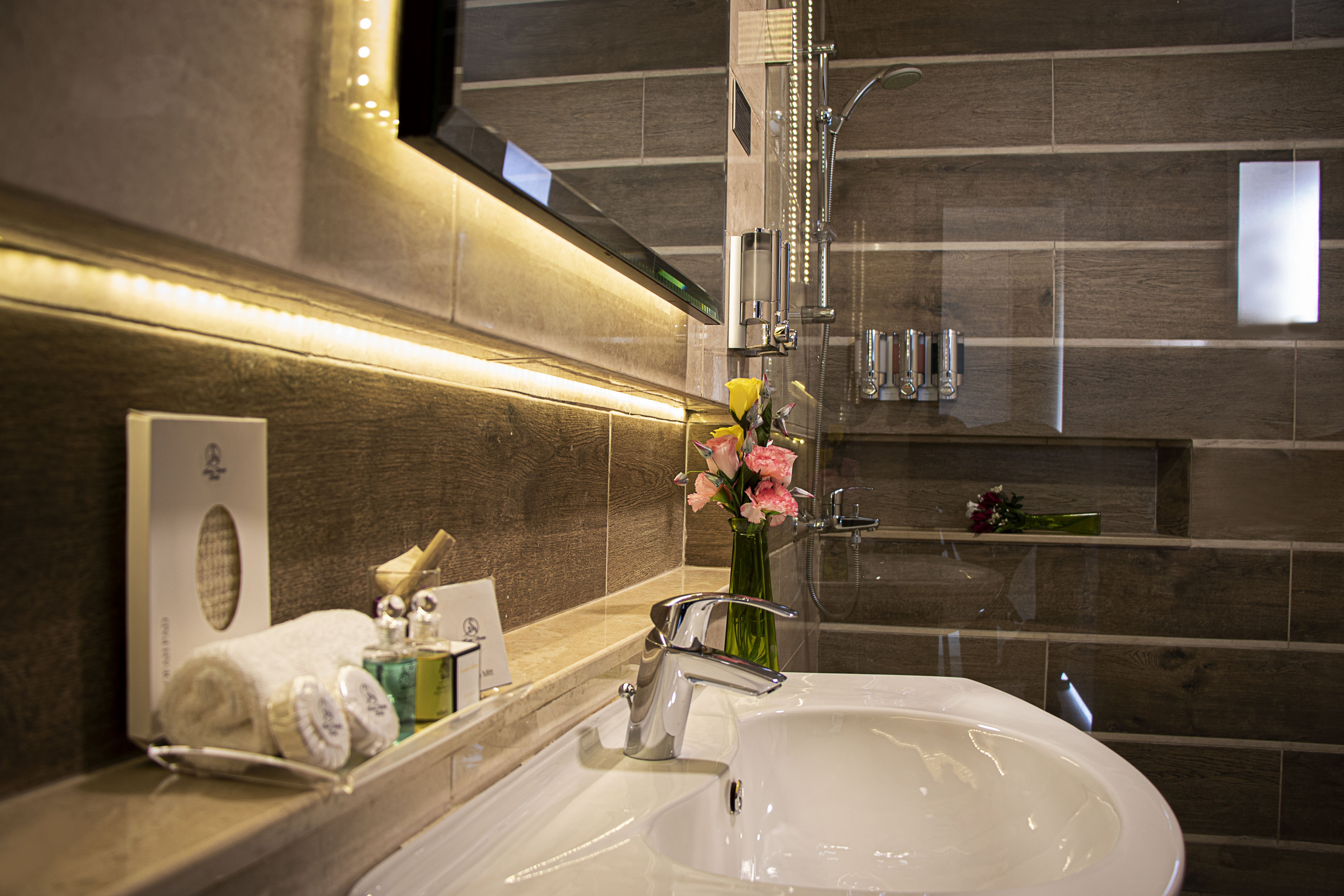 Home Suites Hotel 77/80