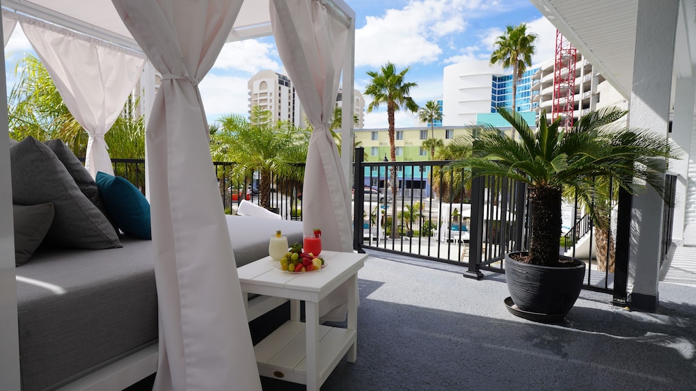 Ivory Sands Beach Suites 32/50