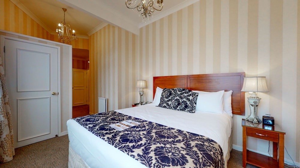 2 BEDROOMS, PREMIUM, SUITE, ANNEX