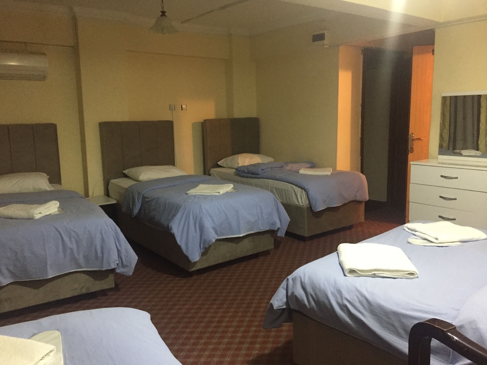 Istanbul Paris Hotel And Hostel 27/74