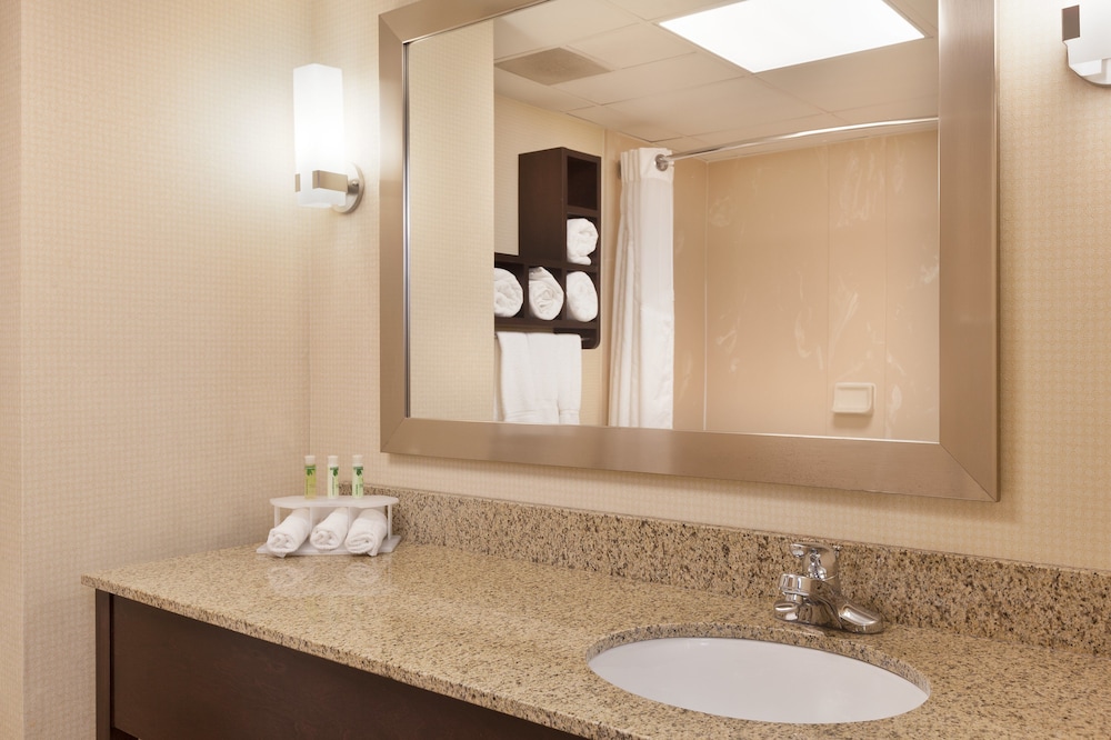 Holiday Inn Exp Winston Salem 42/48