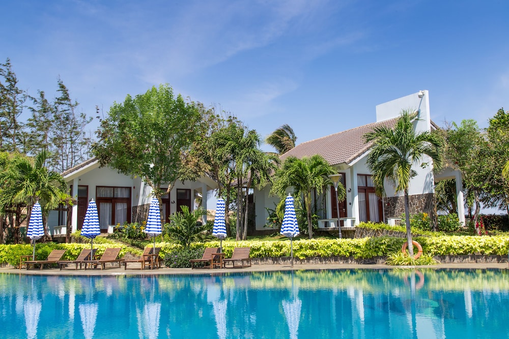 Carmelina Beach Resort 8/78