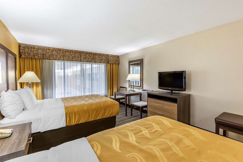 Quality Inn and Suites Greensboro High Point 16/44