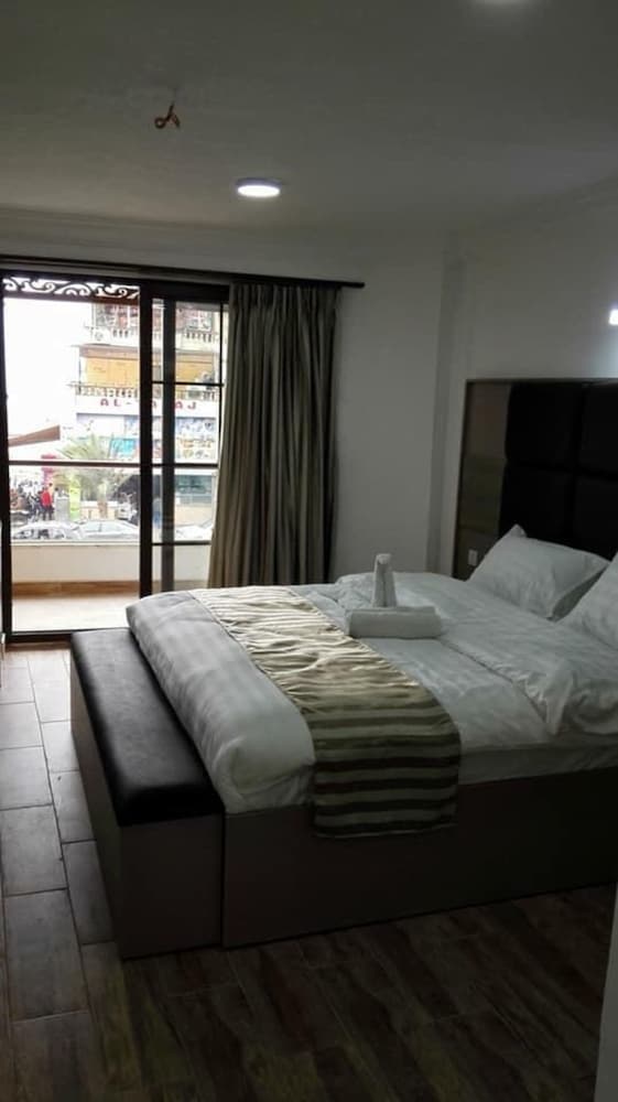 DELUXE, DOUBLE OR TWIN BED, SEA VIEW