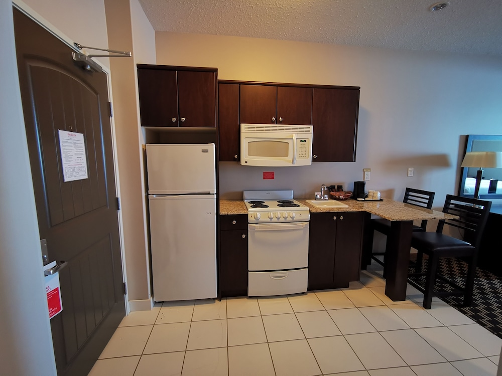 Ramada Cold Lake 30/32