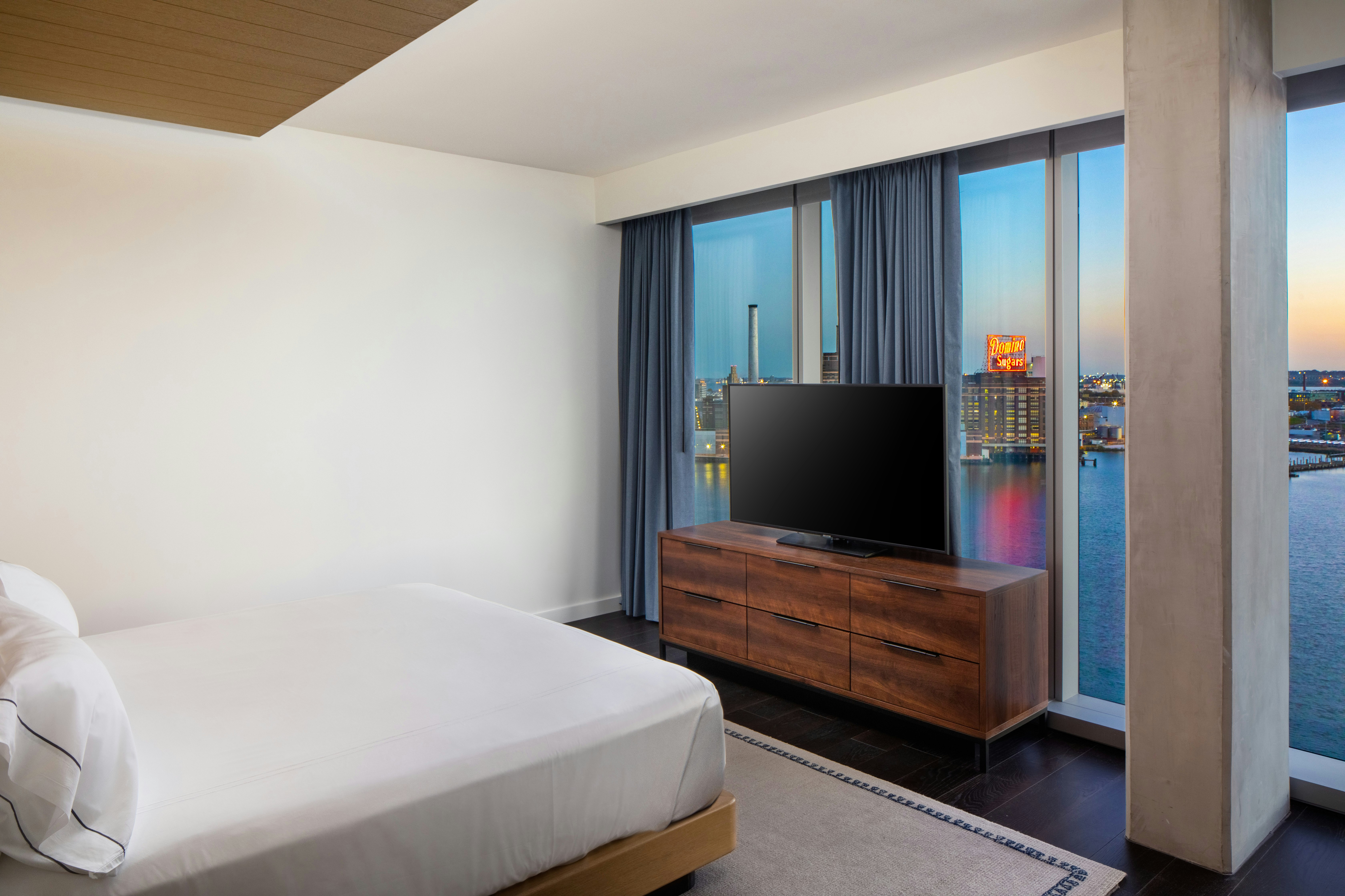 1 BEDROOM, SUITE, KING BED, RIVER VIEW