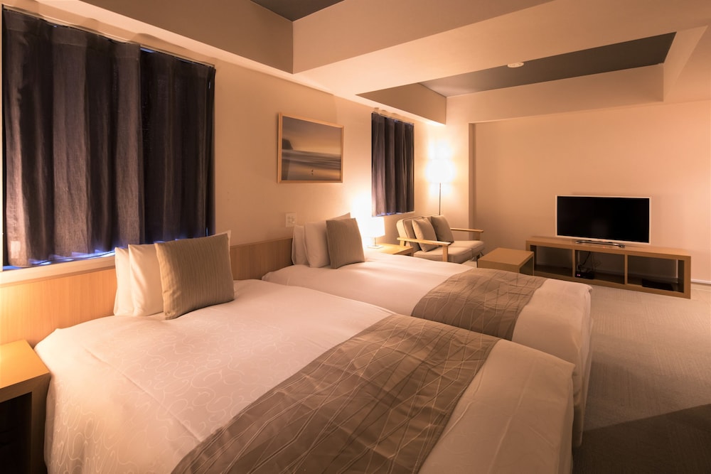 Roppongi Hotel S 14/75