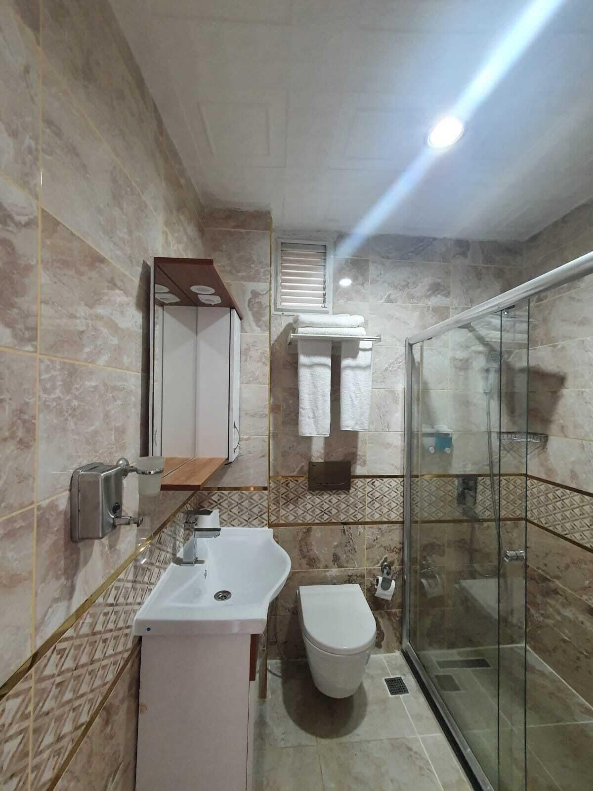 CONNECTING, CLASSIC, PENTHOUSE